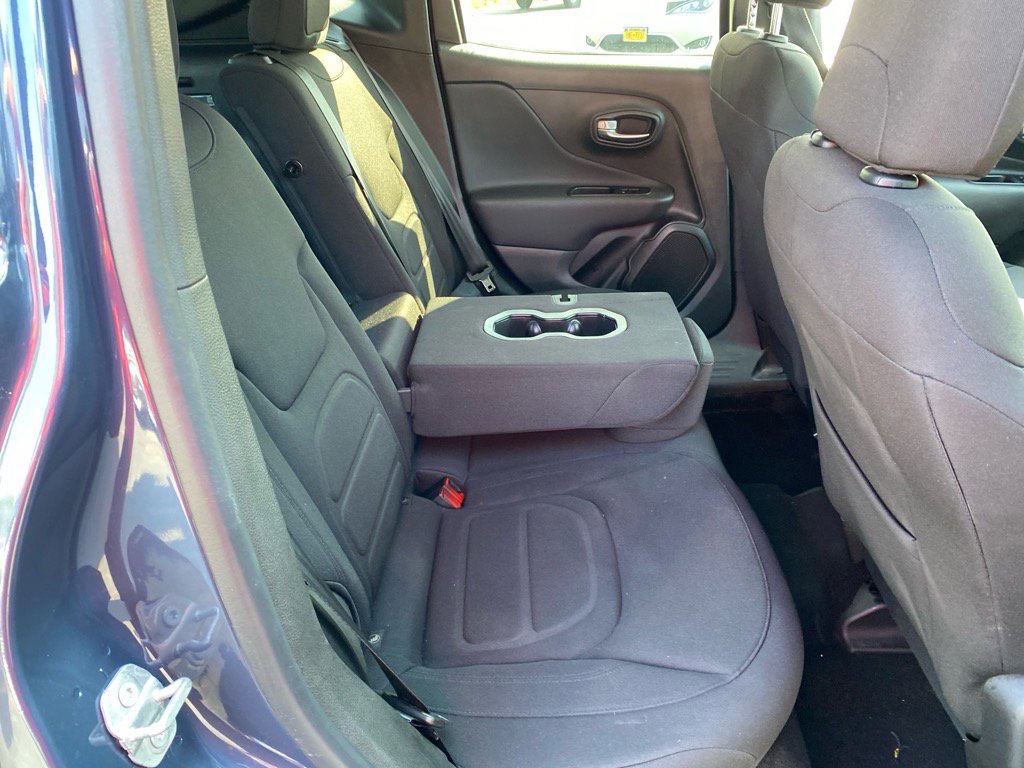 2022 Jeep Renegade Latitude photo 22