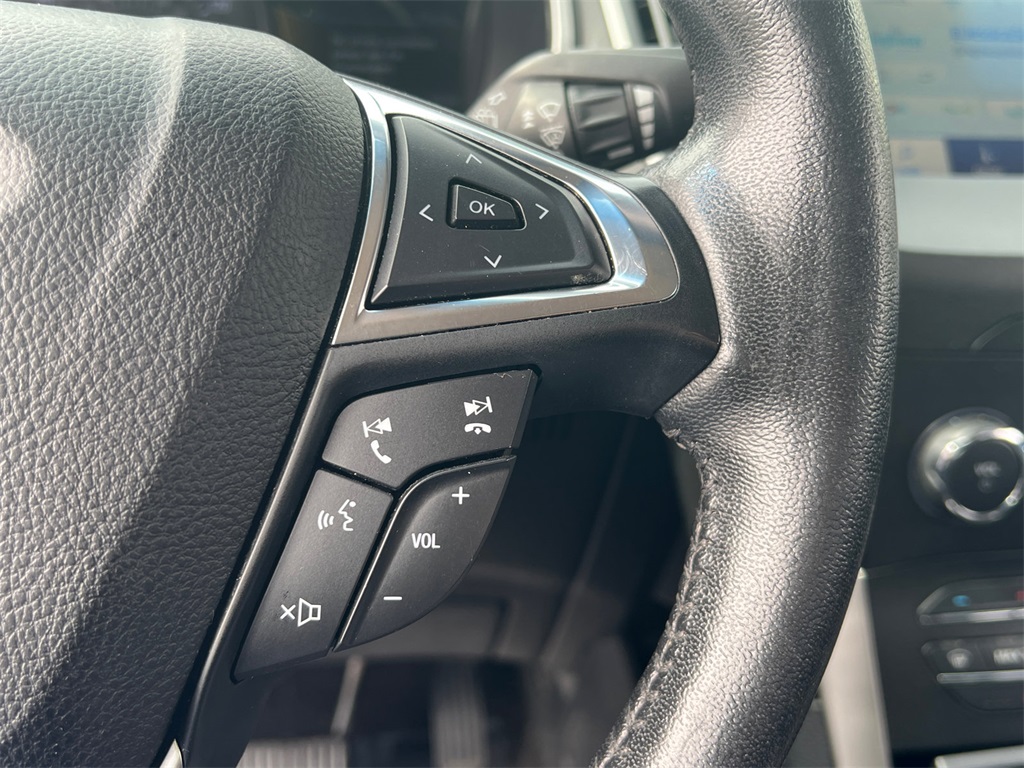 2020 Ford Edge SEL photo 14