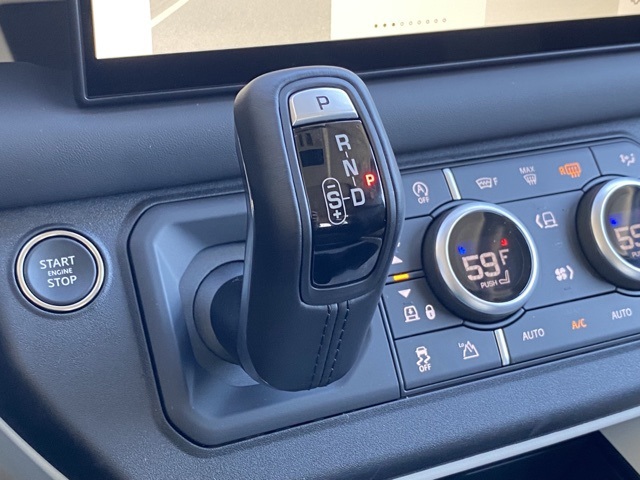 2025 Land Rover Defender 110 X-Dynamic SE photo 13