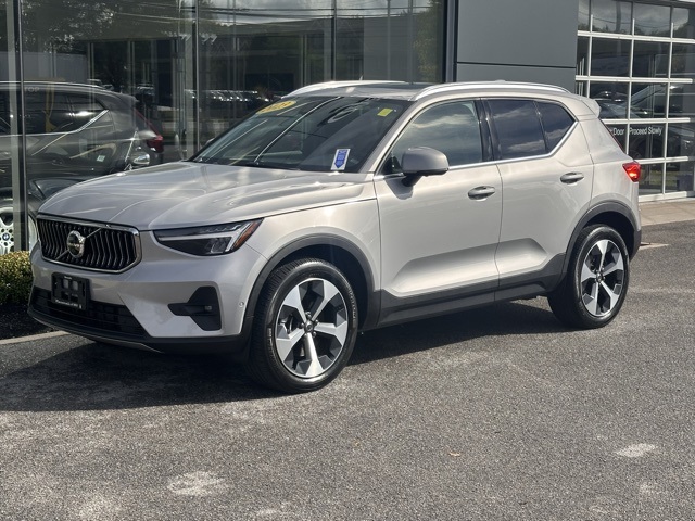 2023 Volvo XC40 Plus's photo