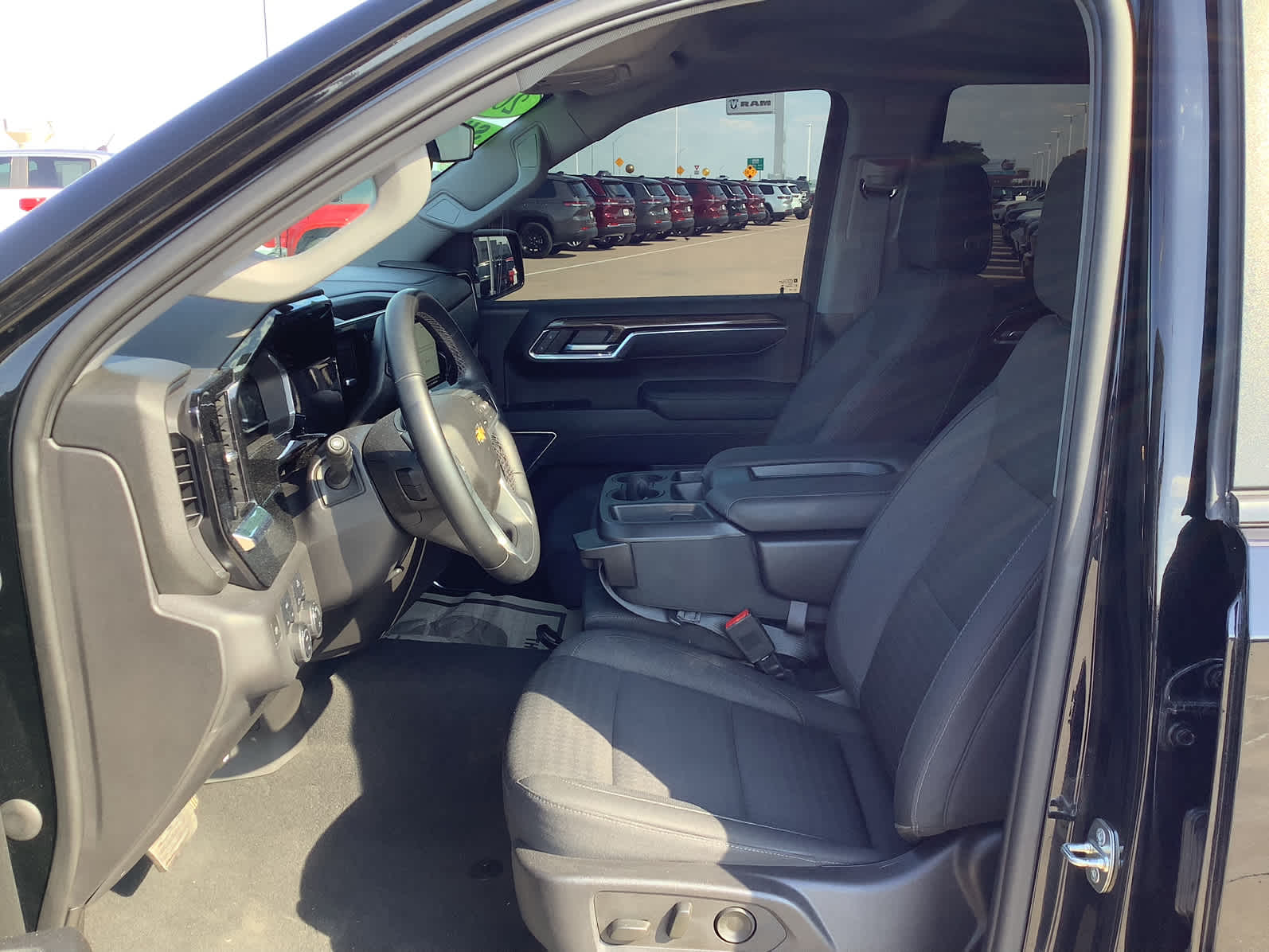 2023 Chevrolet Silverado 1500 LT photo 10