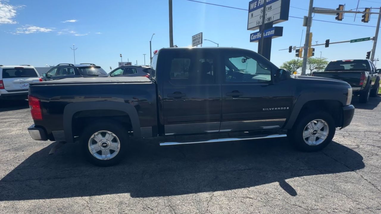 PreOwned 2007 Chevrolet Silverado 1LT CREW CAB 4WD Y829403 in Topeka