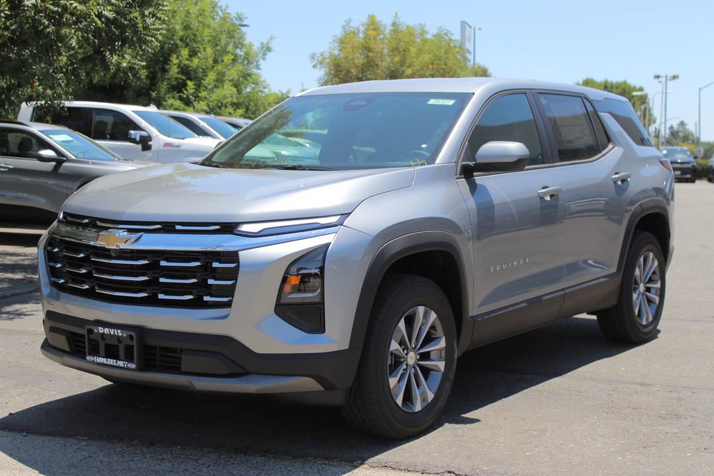 2026 Chevrolet Equinox LT photo 2