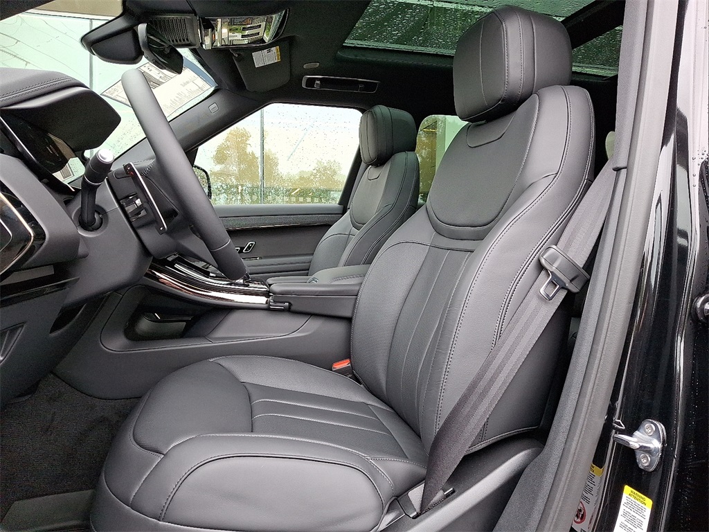 2025 Land Rover Range Rover Sport SE photo 10