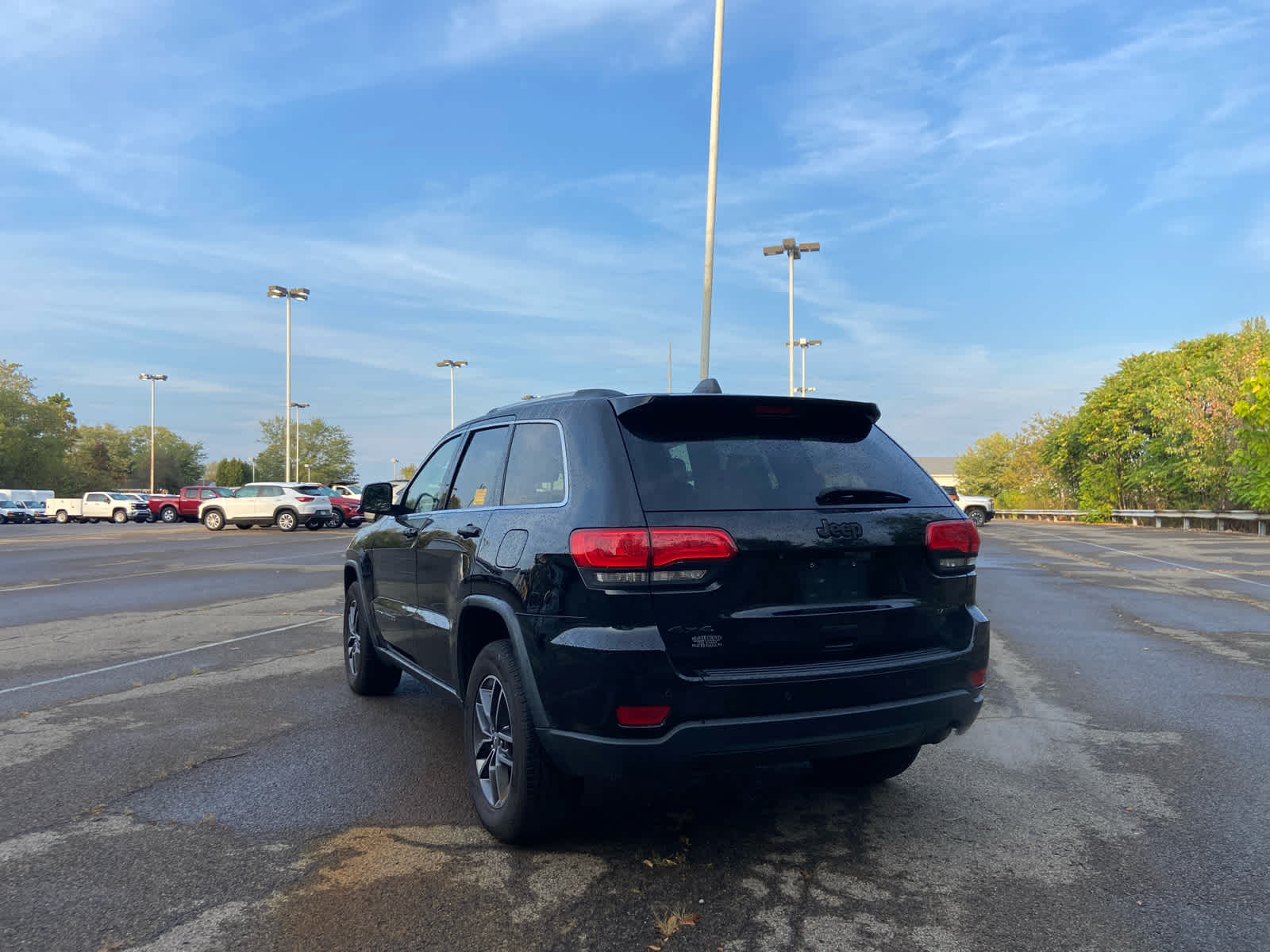 2018 Jeep Grand Cherokee Laredo E photo 2