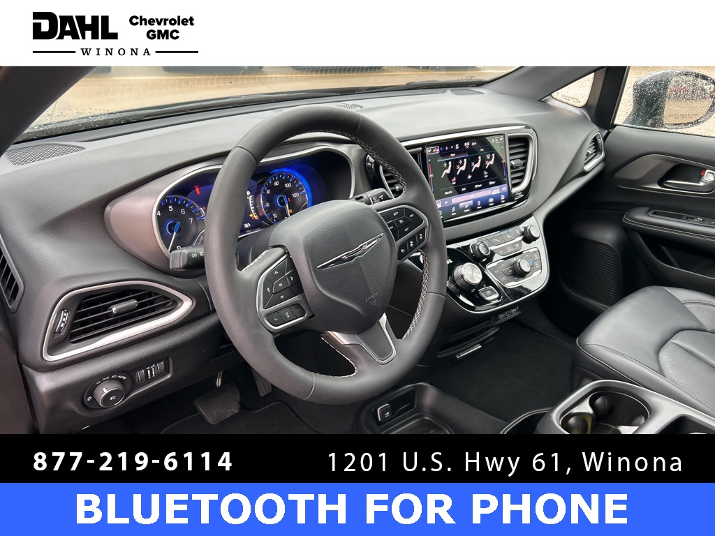 Used 2025 Chrysler Pacifica Select with VIN 2C4RC1BG7SR552117 for sale in Winona, Minnesota