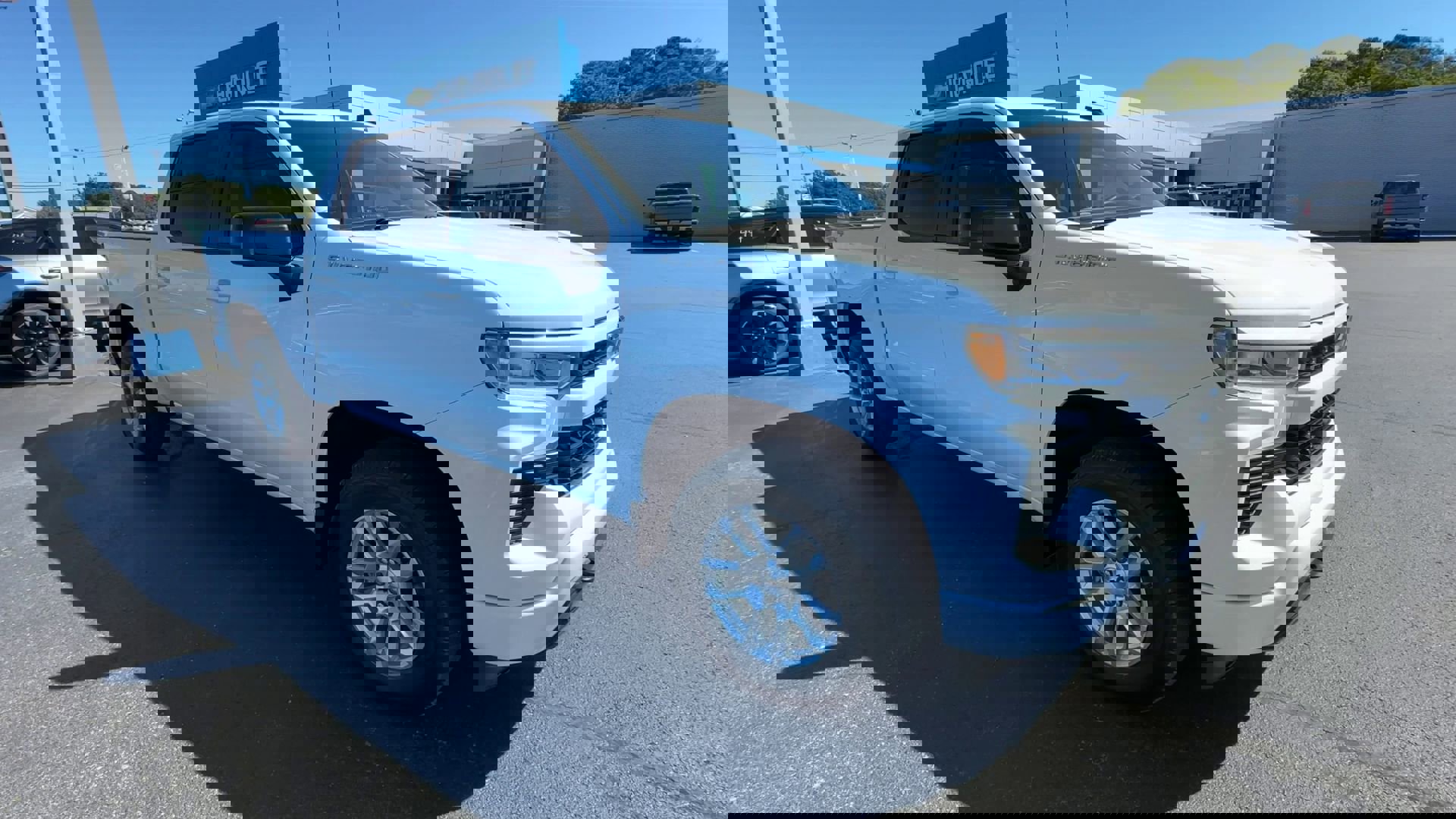 2024 Chevrolet Silverado 1500 RST photo 2