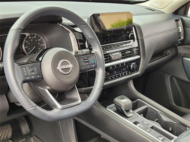 2024 Nissan Pathfinder SL photo 8