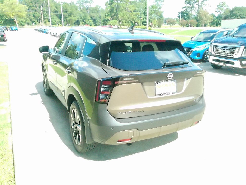 2025 Nissan Kicks SV photo 4