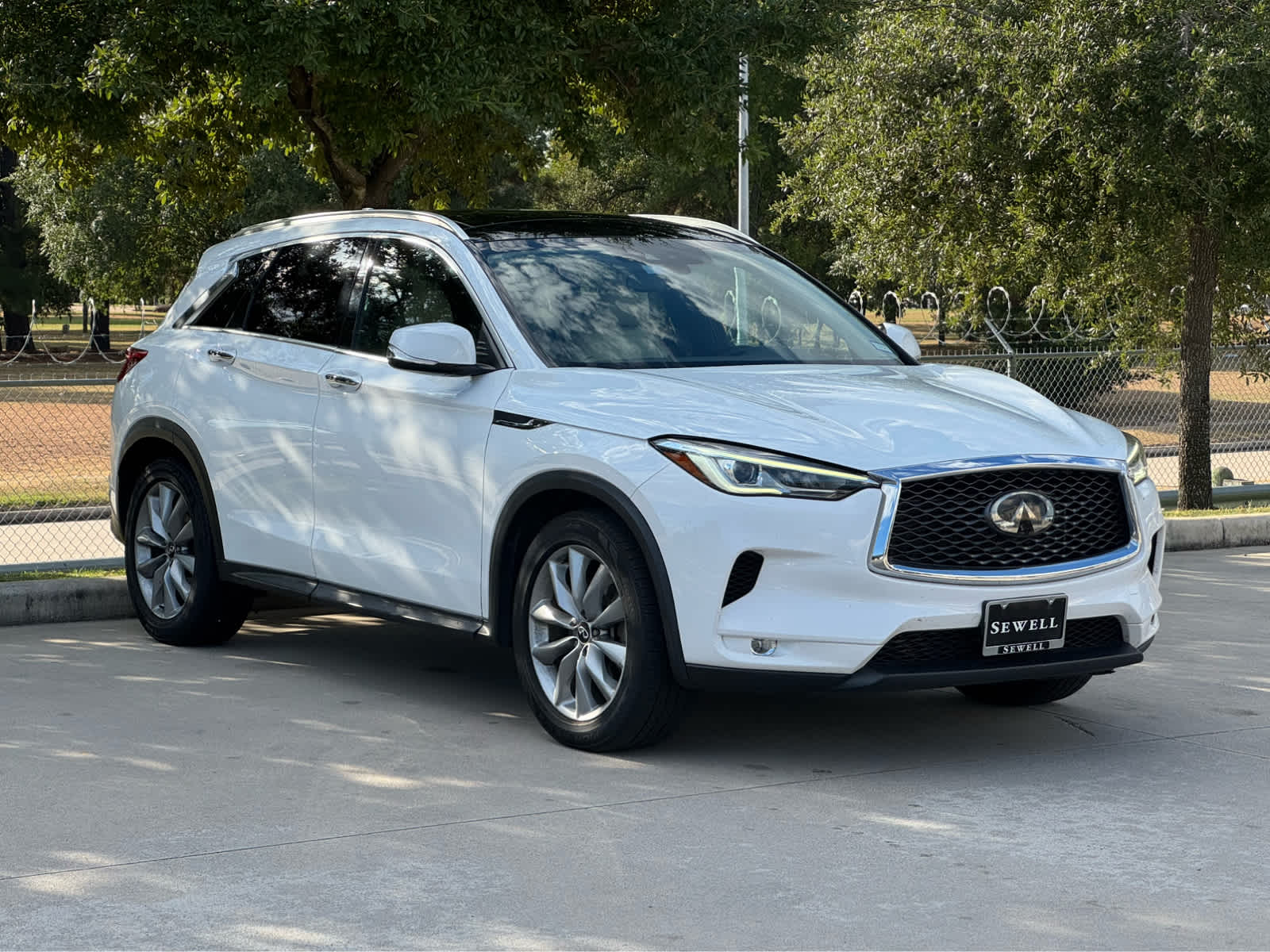 2021 Infiniti QX50 Luxe photo 3