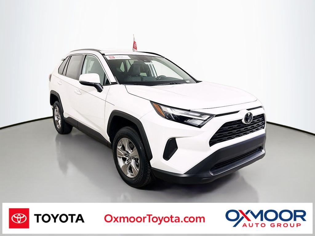2022 Toyota RAV4 XLE's photo