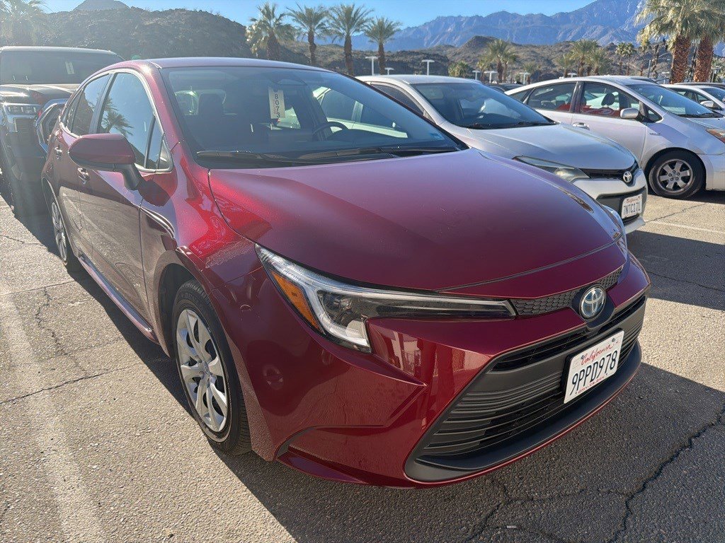 2025 Toyota Corolla LE's photo