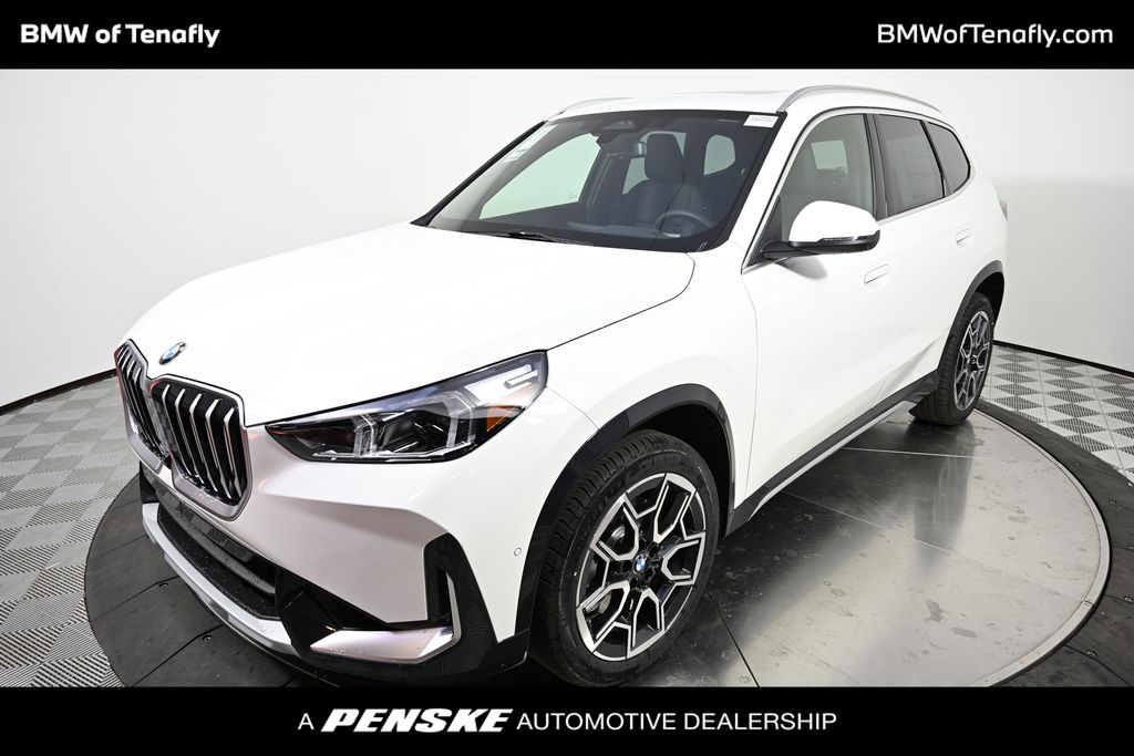 2025 BMW X1 28i's photo
