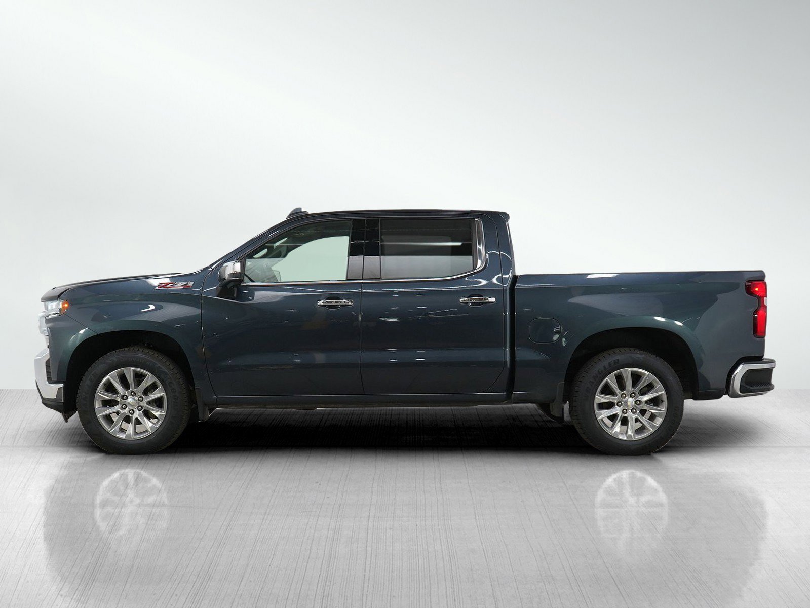 Used 2021 Chevrolet Silverado 1500 LTZ with VIN 1GCUYGED9MZ144467 for sale in Bloomington, Minnesota