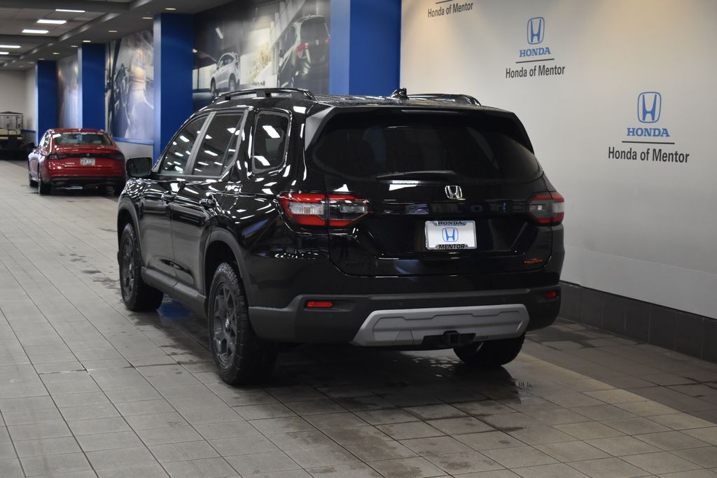 2025 Honda Pilot TrailSport photo 5