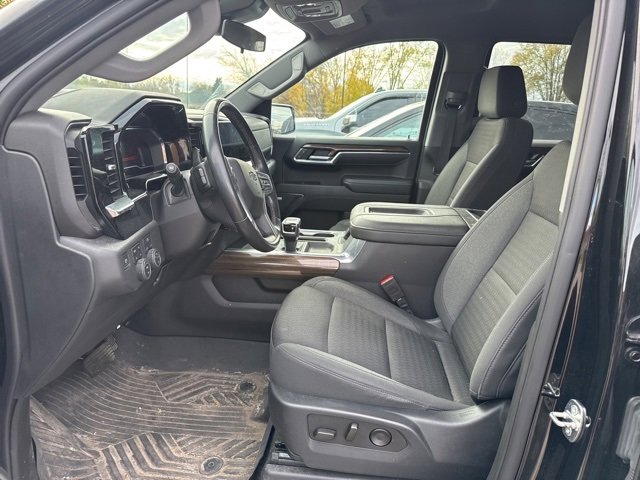 2022 Chevrolet Silverado 1500 RST photo 3