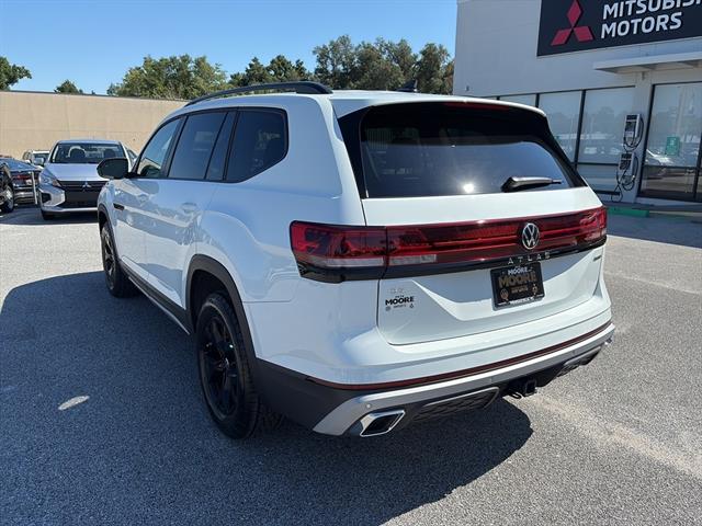 2025 Volkswagen Atlas Peak Edition SE photo 4