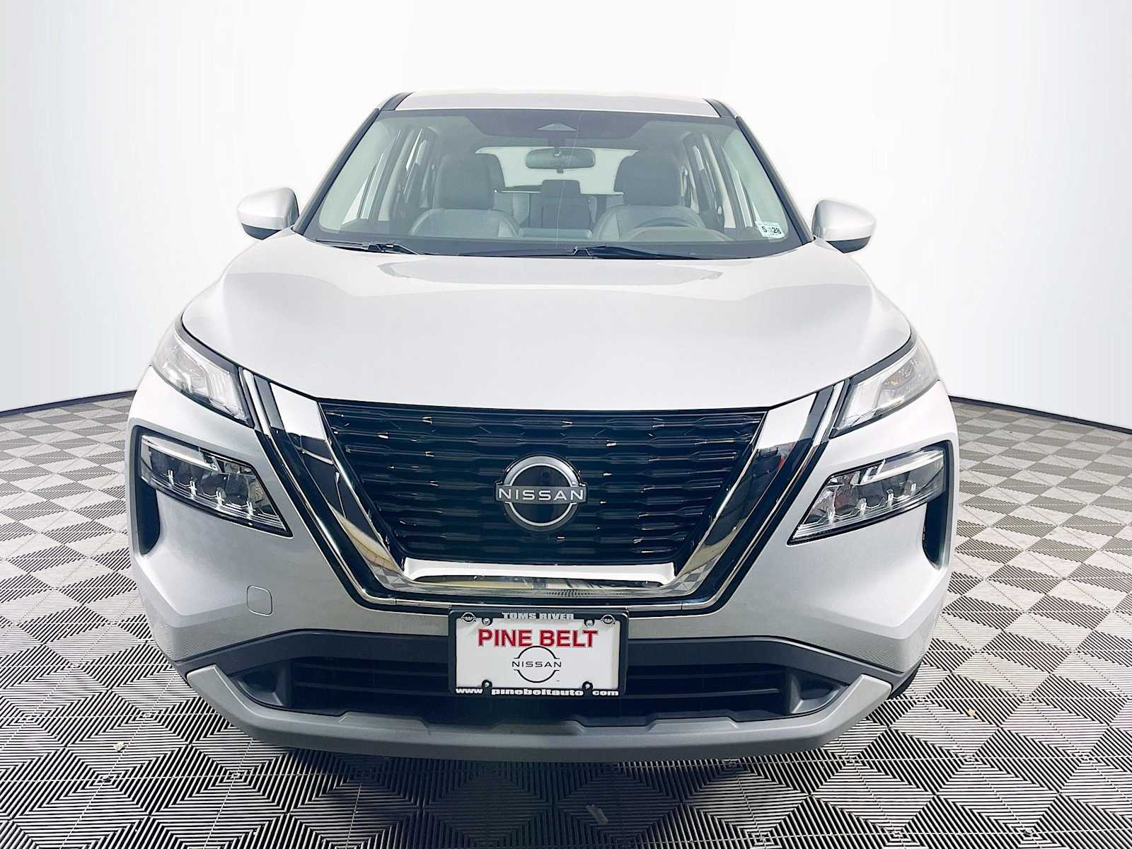 2023 Nissan Rogue SV photo 2