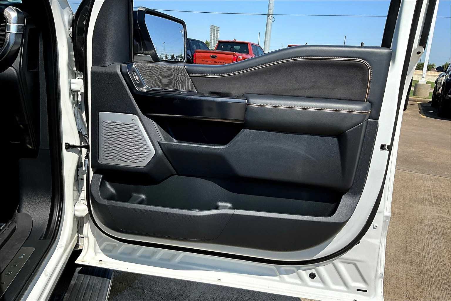 2022 Ford F-150 Platinum photo 22