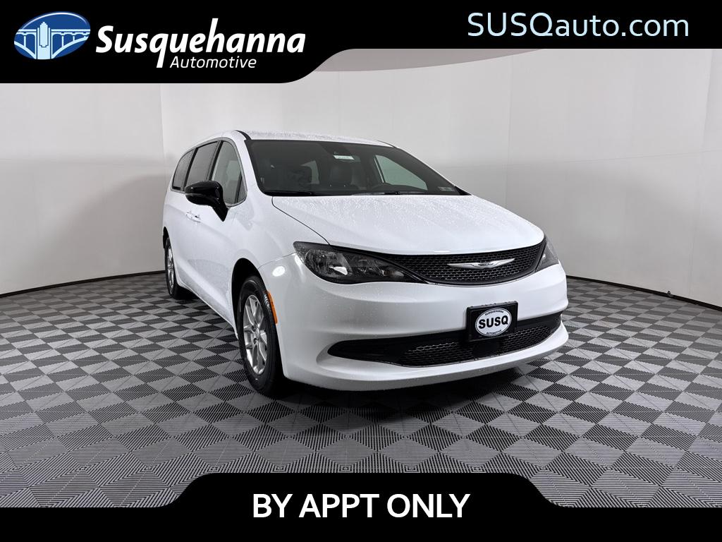 2026 Chrysler Voyager LX's photo