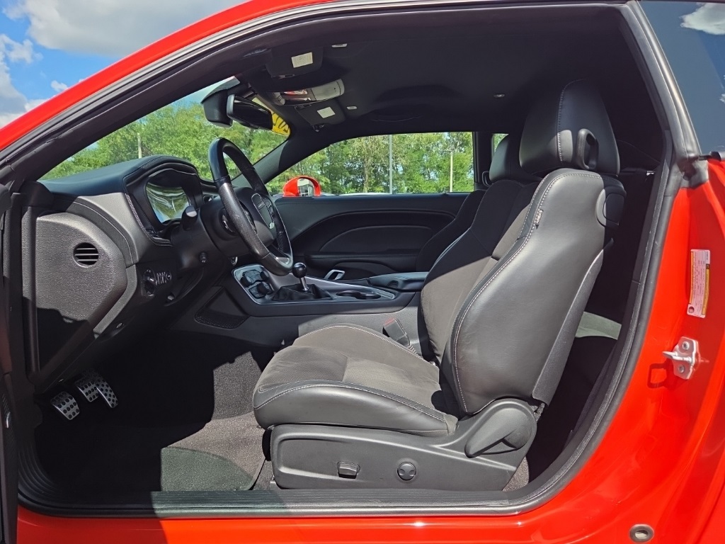 2022 Dodge Challenger R/T photo 11