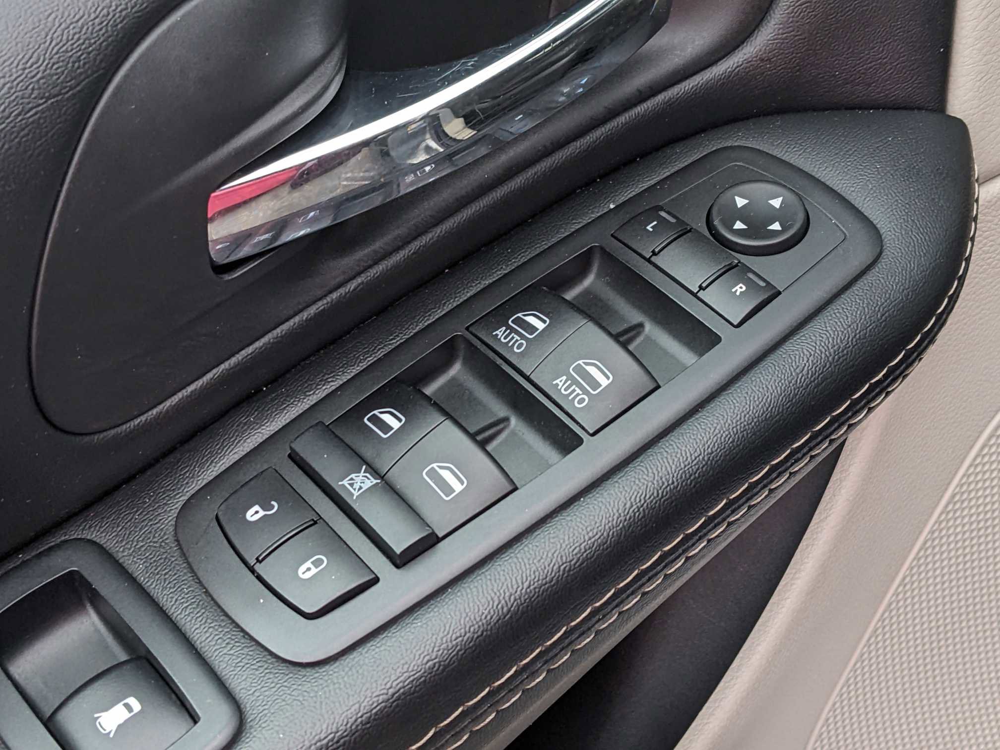 PreOwned 2019 Dodge Grand Caravan SXT Minivan, Passenger in Goldsboro