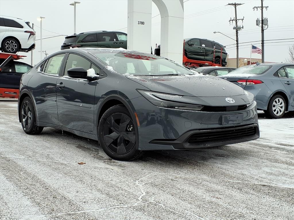 2026 Toyota Prius LE's photo