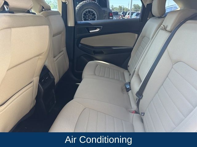 2019 Ford Edge SE photo 13