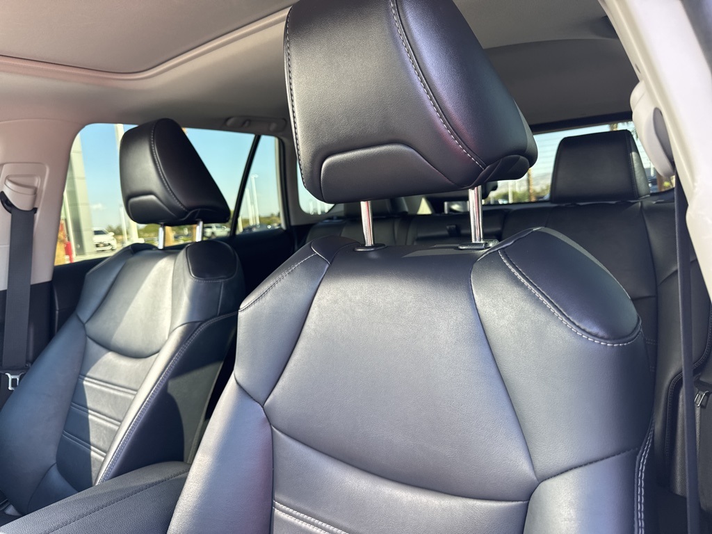 2022 Toyota RAV4 XLE Premium photo 15