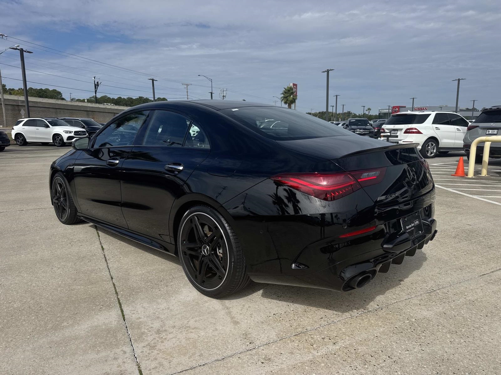 2025 Mercedes Benz CLA 35 AMG 4MATIC photo 7