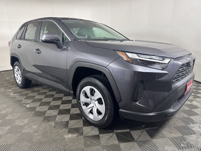 2025 Toyota RAV4 LE's photo