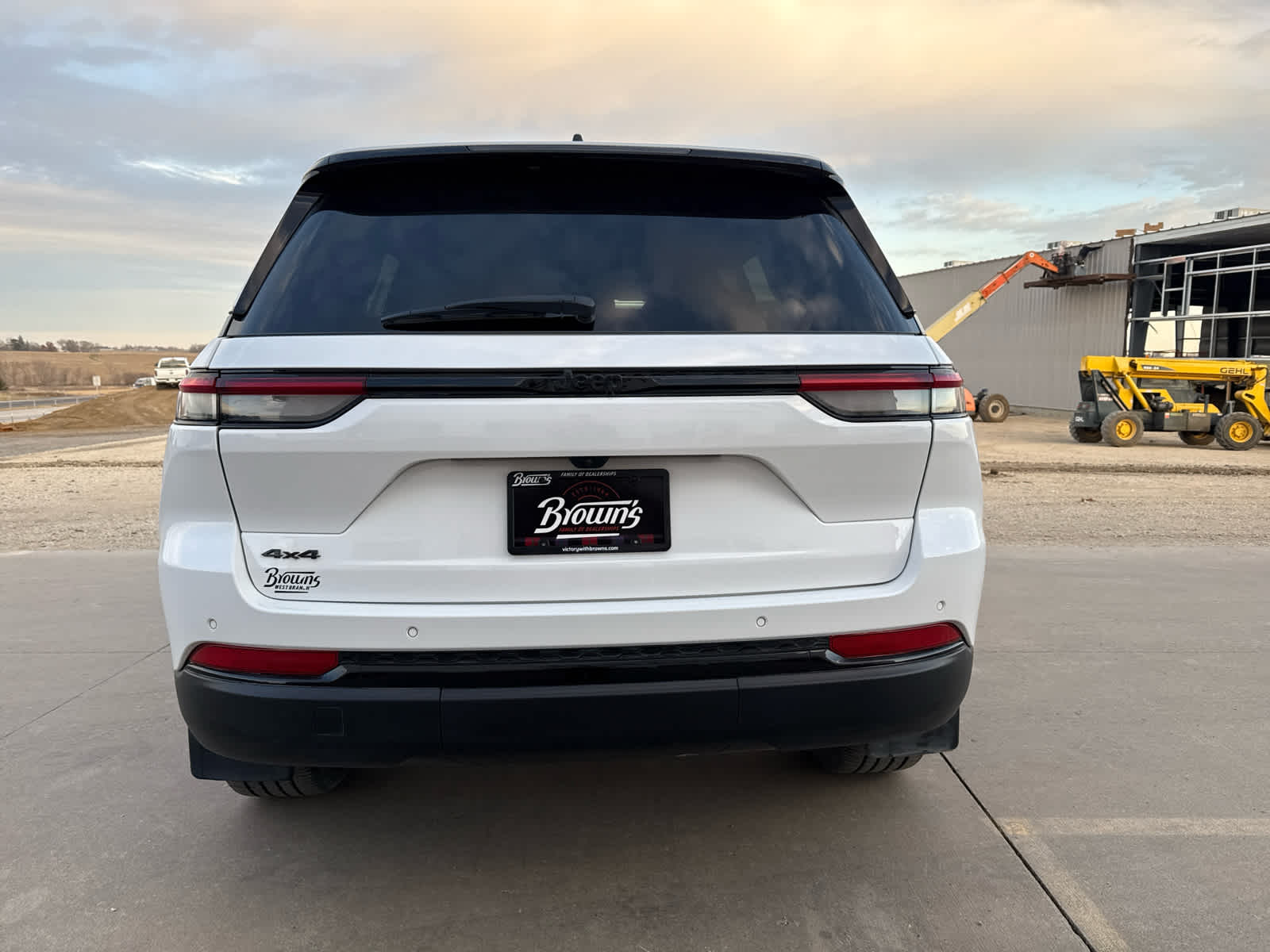 2023 Jeep Grand Cherokee Altitude photo 2