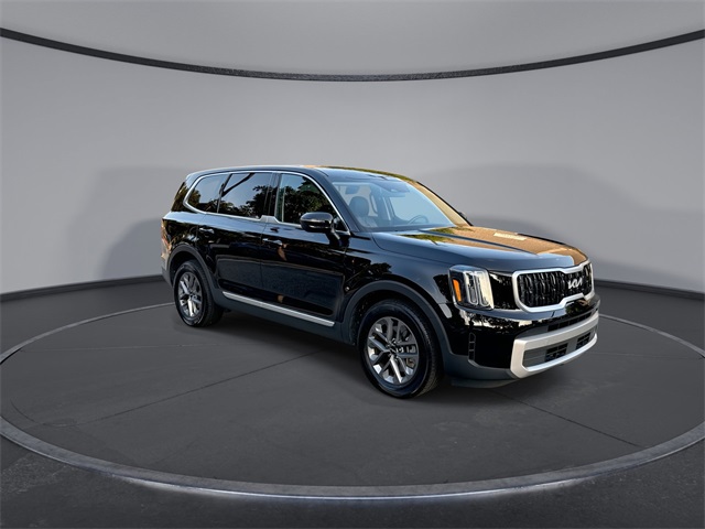 2023 Kia Telluride LX photo 2