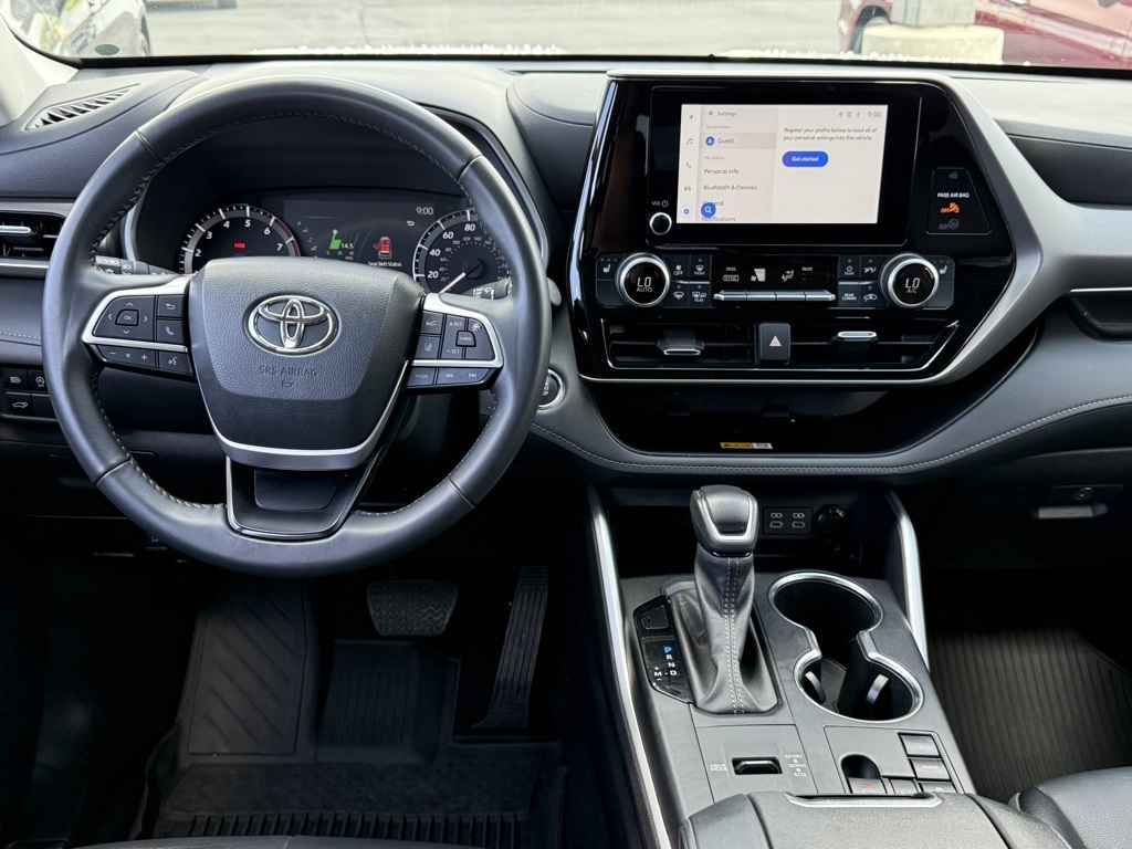 2023 Toyota Highlander XLE photo 28