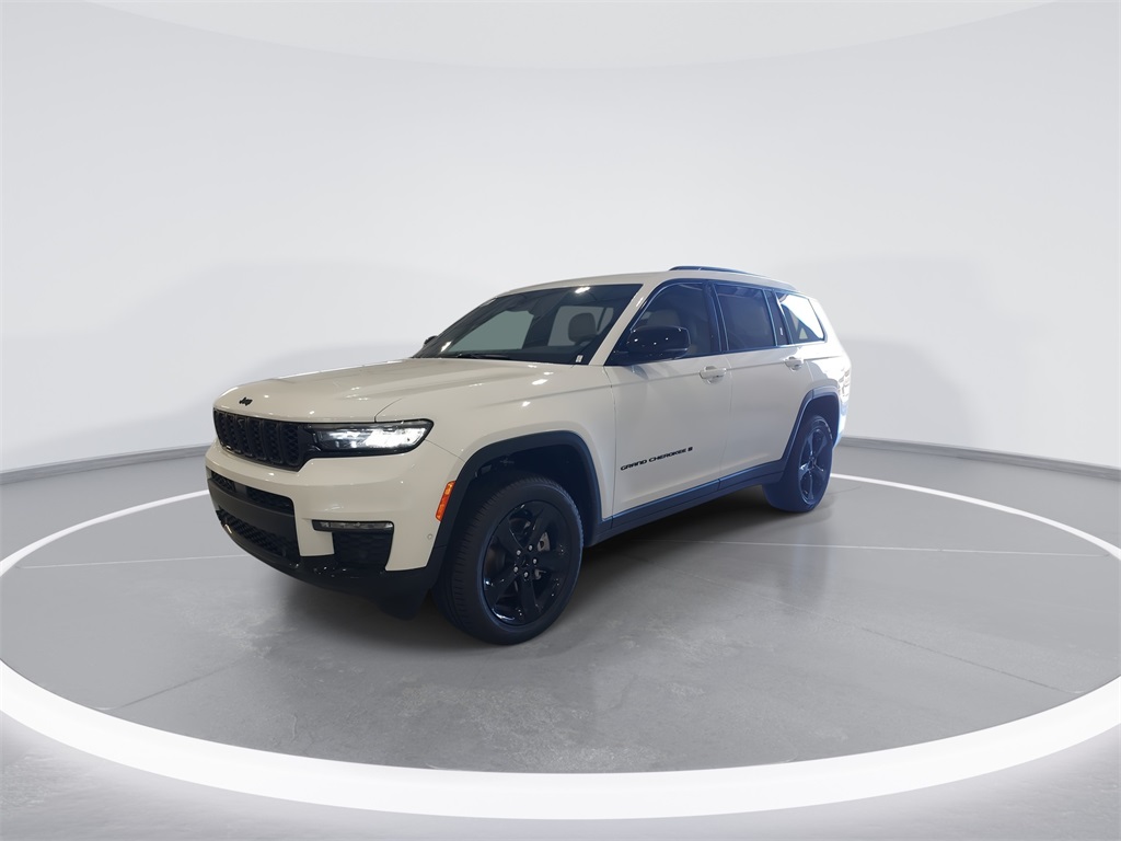 2025 Jeep Grand Cherokee Limited photo 3