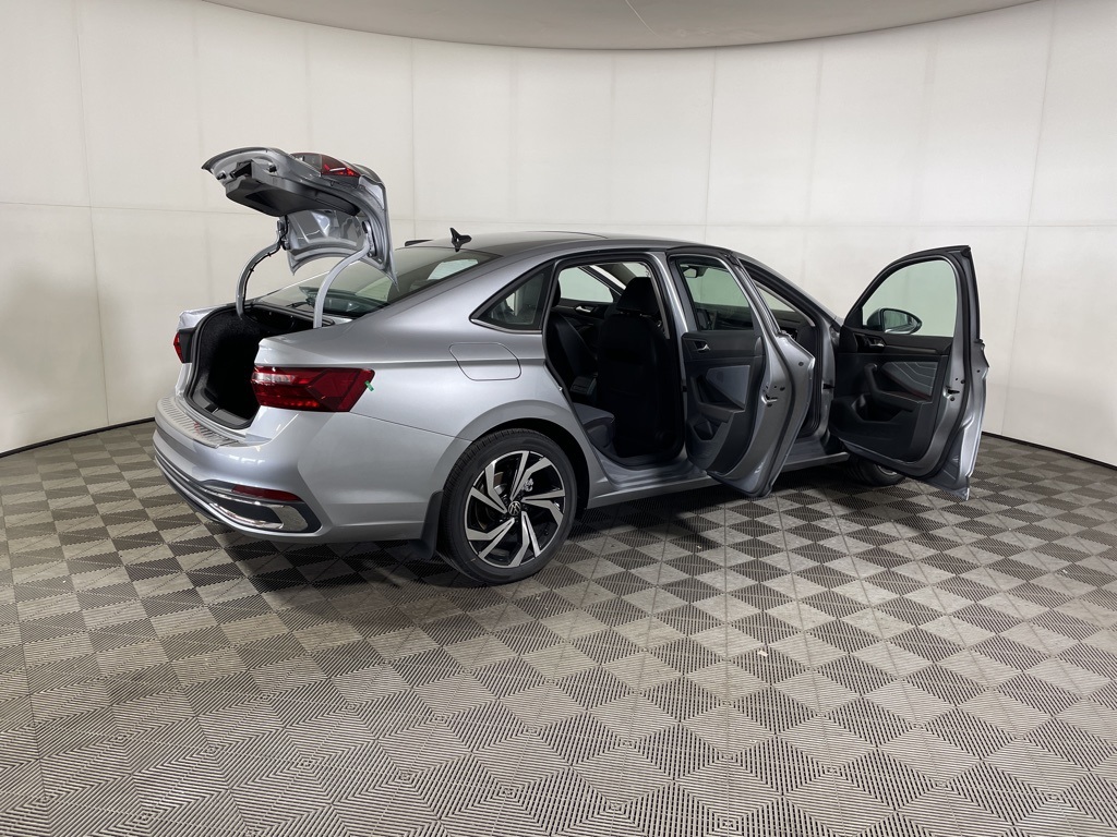2025 Volkswagen Jetta 1.5T SEL photo 12