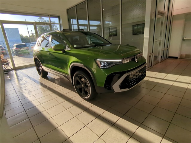 2025 Volkswagen Taos SEL photo 2