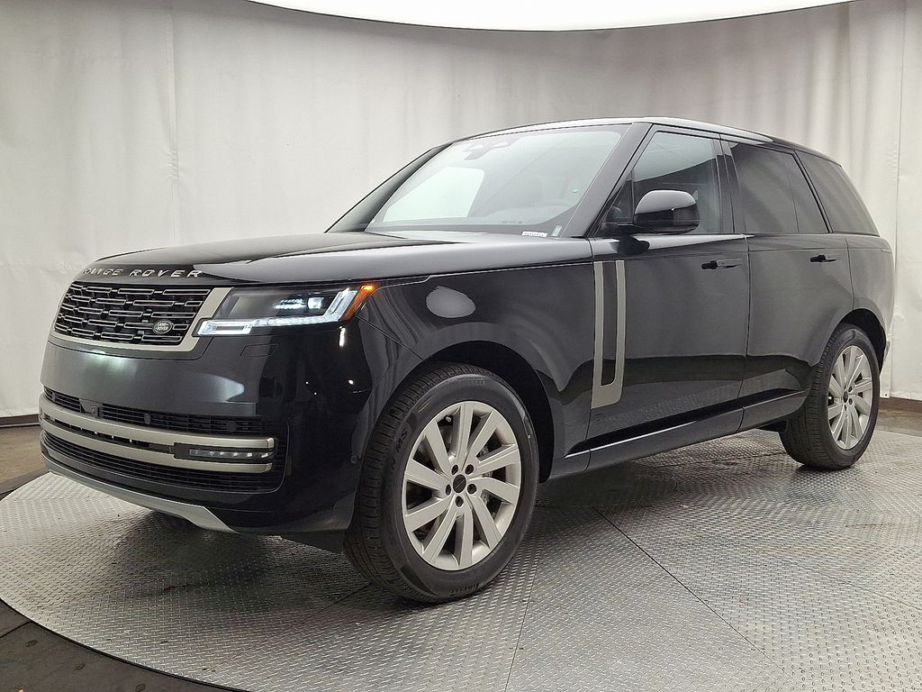 2026 Land Rover Range Rover SE's photo
