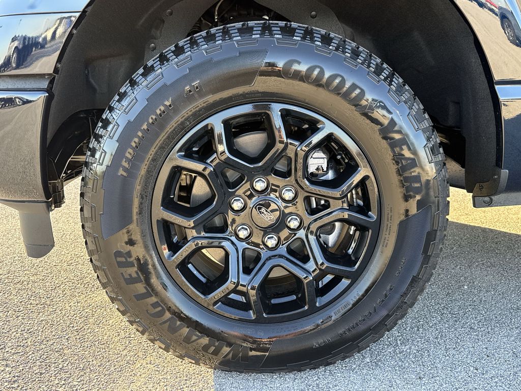 2025 Ford F-150 XLT photo 18