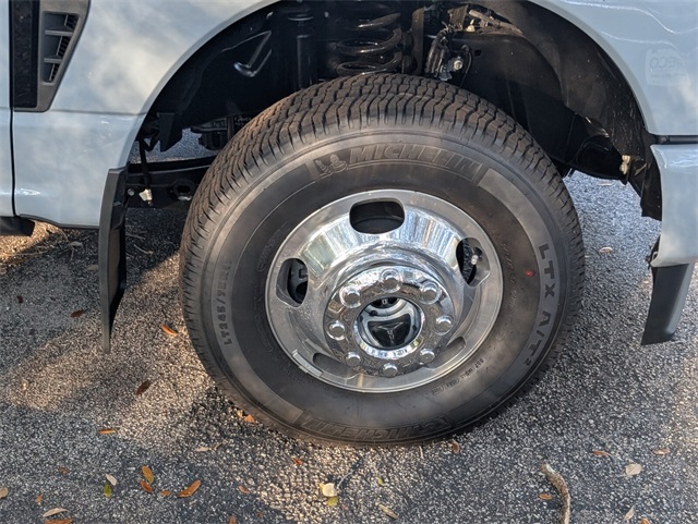 2026 Ford F-350 Platinum photo 3