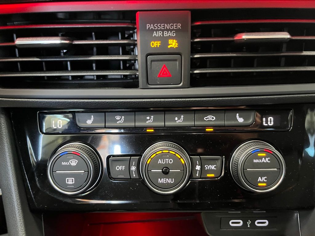 2024 Volkswagen Jetta GLI Autobahn Anniversary Edition photo 15