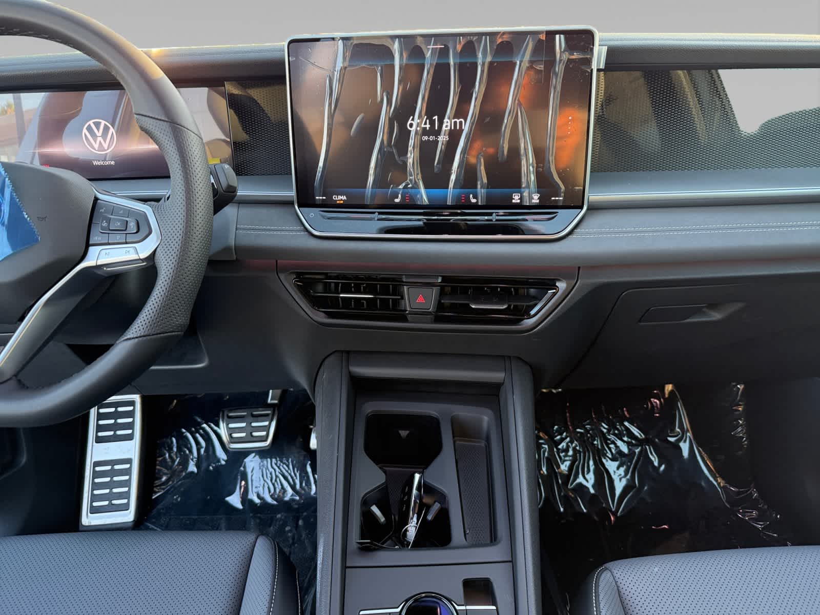 2025 Volkswagen Tiguan SE R-Line Black photo 11