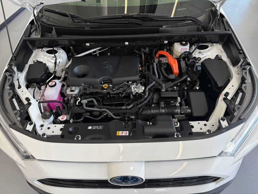 2024 Toyota RAV4 Hybrid XLE photo 19