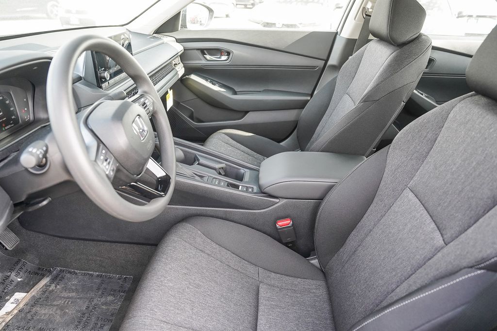 2025 Honda Accord LX photo 19