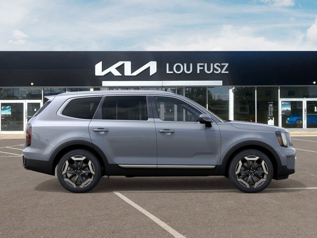 2025 Kia Telluride EX photo 2