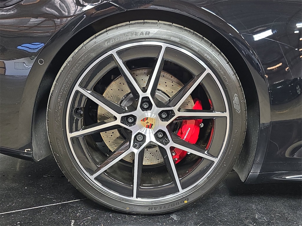2026 Porsche 911 4 GTS photo 27