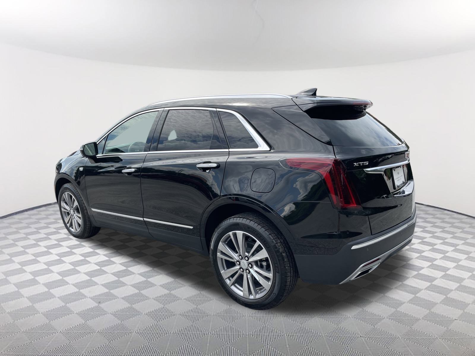 2025 Cadillac XT5 Premium Luxury photo 3