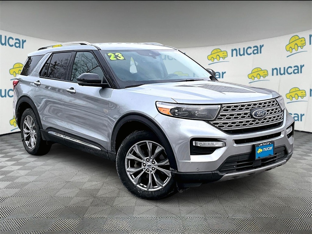 2023 Ford Explorer Limited's photo