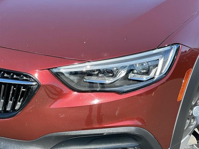 2018 Buick Regal TourX Essence photo 22