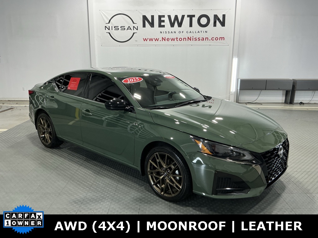 2025 Nissan Altima SR's photo